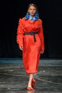 Diana Kvariani червоне пальто 2018 року