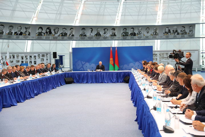 Лукашенко проводить збори з приводу Європейських ігор