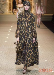 Принт жираф Dolce & Gabbana зима 2018-2019