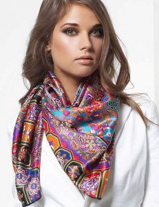Стильний шарф з шовкової тканини