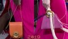 Мініатюрні сумочки яскравих кольорів тренд 2019 року
