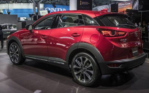 Задній бампер нової Mazda СХ-3 2019