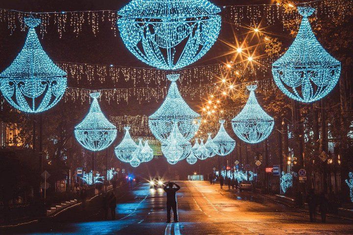 новорічні прикраси вулиць тбилиси