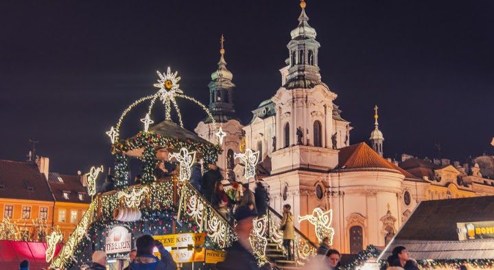 прикраса вулиць на новий рік в Чехії