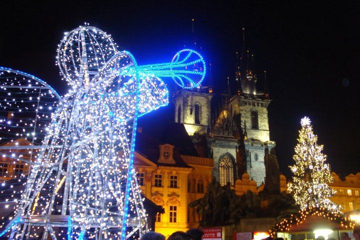 декоративний елемент ангел на вулиці в Чехії