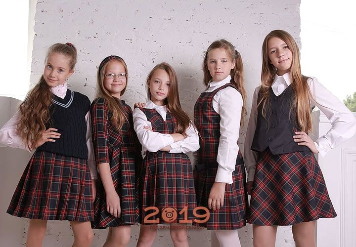 Модна шкільна форма 2019 року