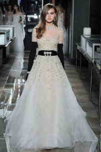Кольорове весільну сукню 2018-2019