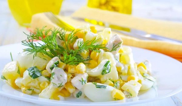 Рецепт курячого салату з ананасом і кукурудзою