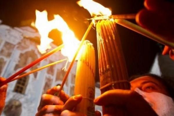 Коли Великдень у 2020 році у православних в Росії: благодатний вогонь