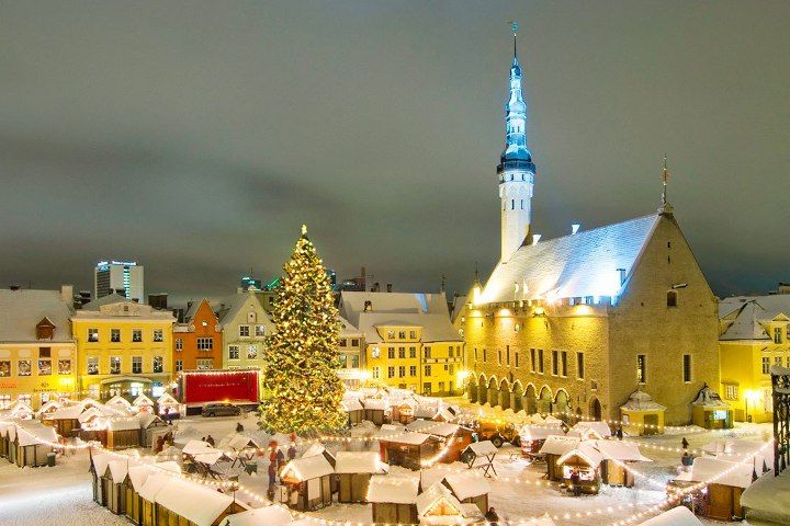 новорічну прикрасу площі в Гельсінкі
