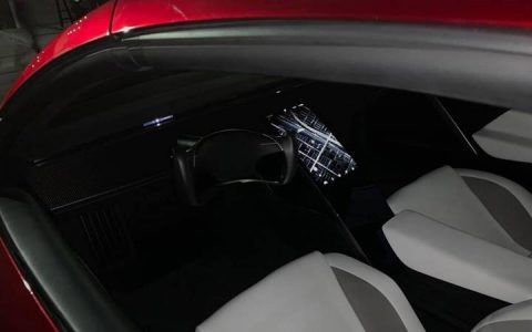 Салон Tesla Roadster 2020 року