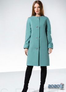 Модне жіноче пальто в блакитних відтінках 2019-2020