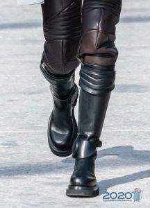 Брутальні чоботи жіноча мода сезону осінь-зима 2019-2020