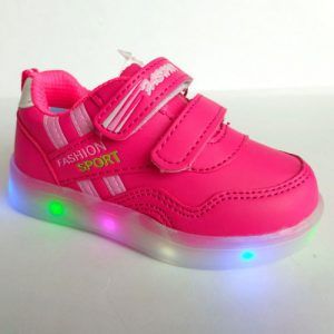 Сяючі кросівки і інші ідеї подарунків для дівчинки на 2020 рік