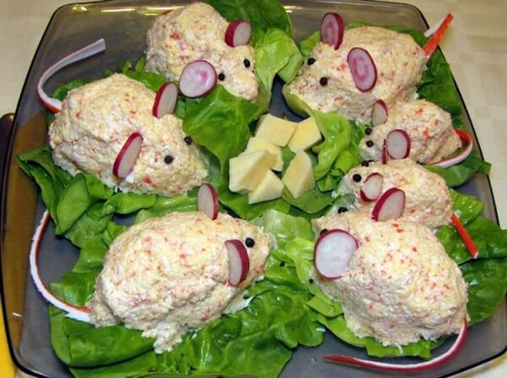 Крабовий салат у вигляді мишок