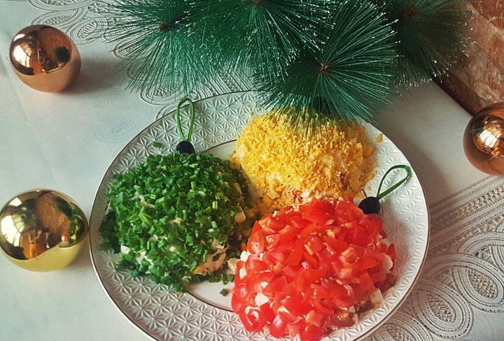 Прикраса новорічних салатів