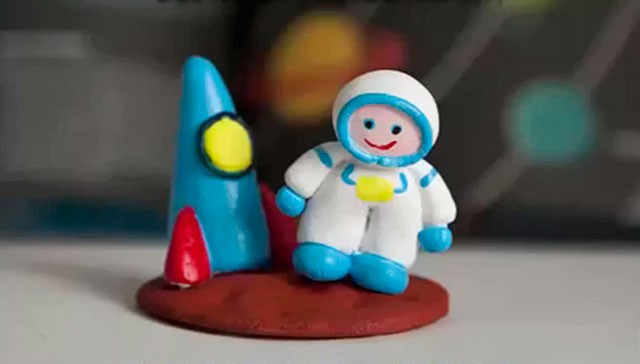 виріб космонавт з полімерної глини