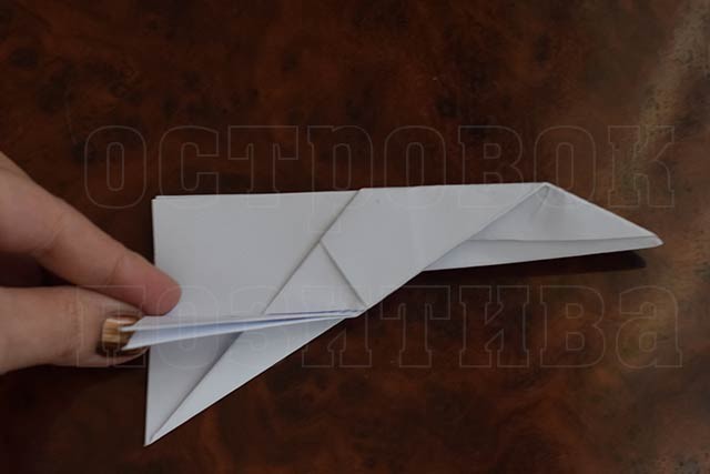 Літак з паперу, який довго літає 100 метрів: 7 схем