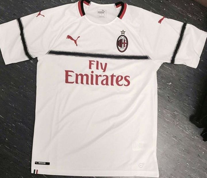 Резервна комплект форми ФК Мілан 2018-2019 рік