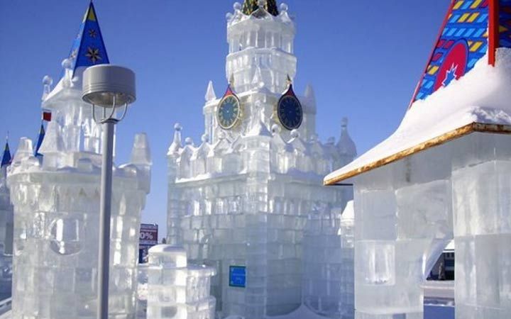 Льодові замки в Парку Перемоги