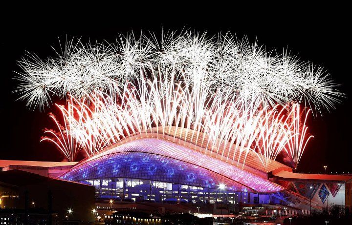 феєрверк над олімпійським комплексом