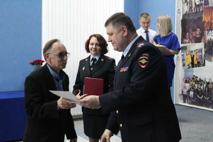 пенсіонер МВС