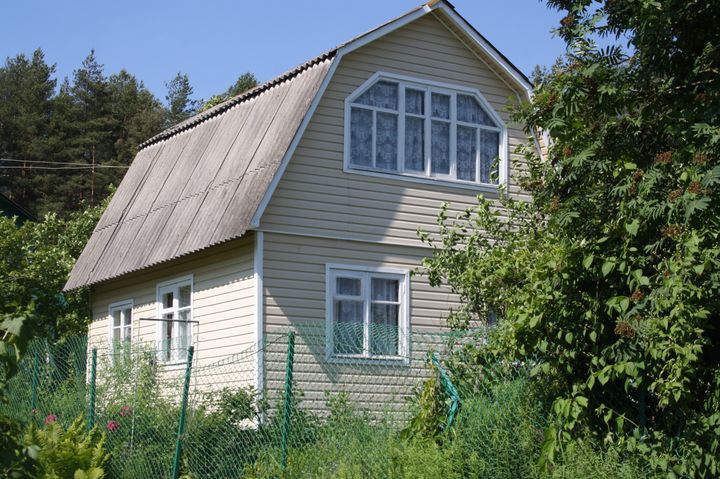 Дачний будинок