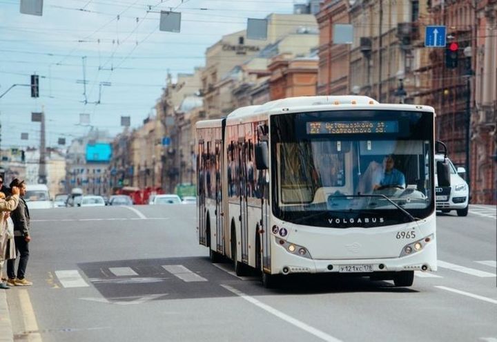 Автобус в Санкт-Петербурзі