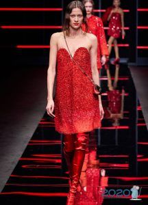 Модне червоне плаття на Новий Рік 2020